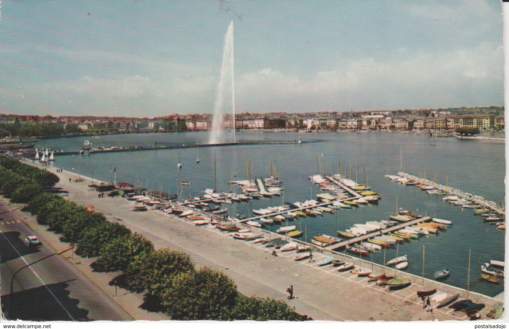 (CH 1271) GENEVE.  LE QUAI GUSTAVE ADOR ET LE JET D'EAU - Genève