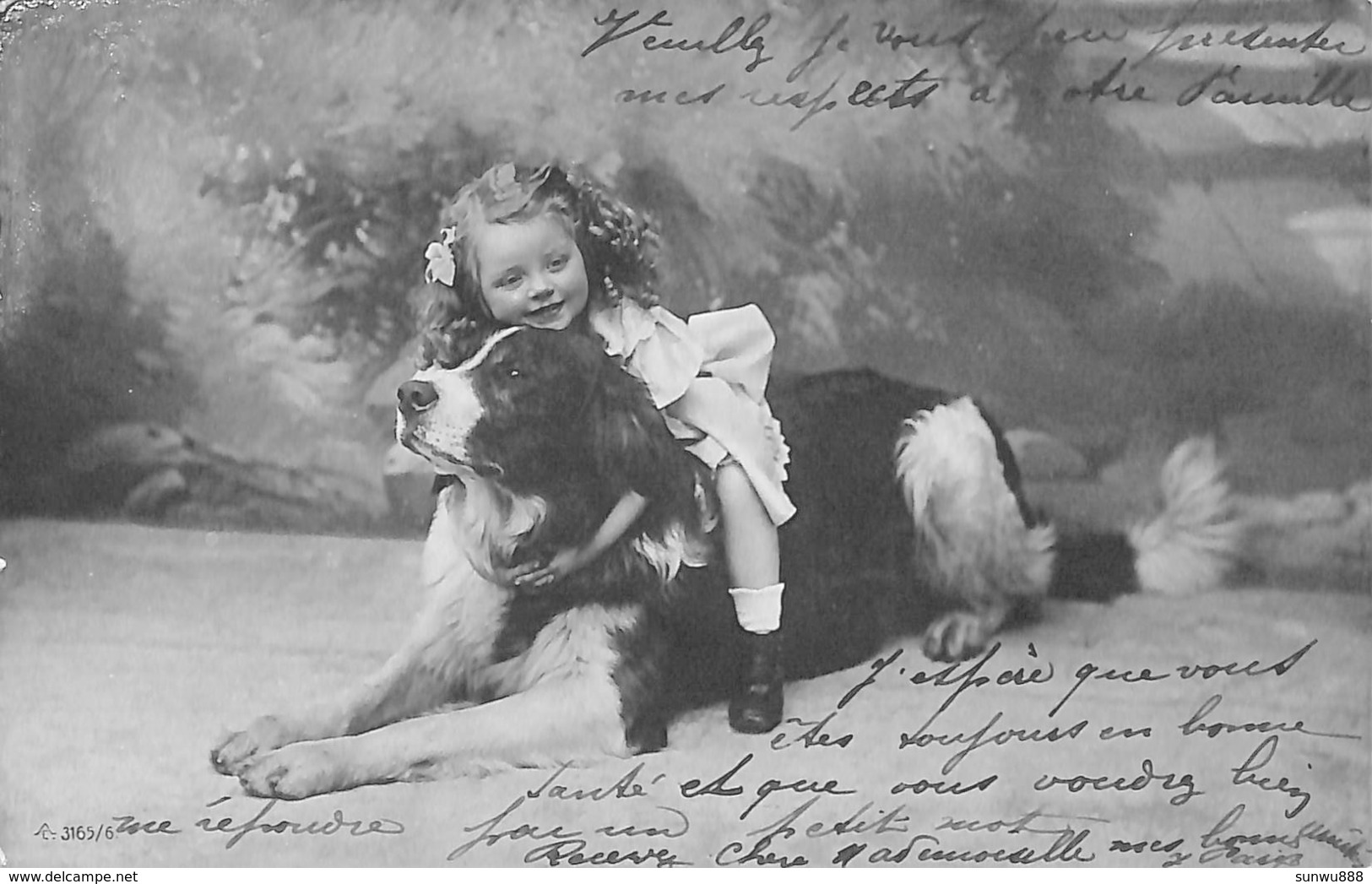 Enfant Jeune Fille Assise Sur Un Grand Chien (St Bernard ? 1906) - Scènes & Paysages