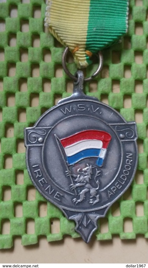 Medaille :Netherlands  -  W.S.A , Irene Apeldoorn - Holland. / Vintage Medal - Walking Association - Andere & Zonder Classificatie