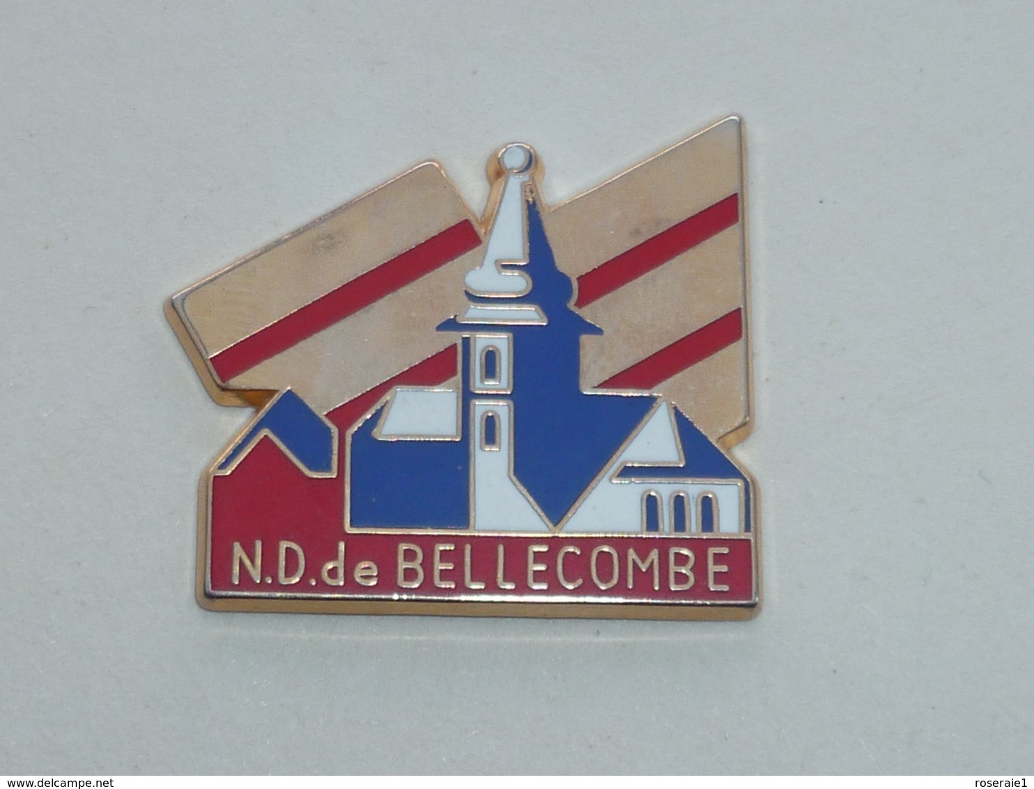 Pin's NOTRE DAME DE BELLECOMBE, Signe MARTINEAU - Villes