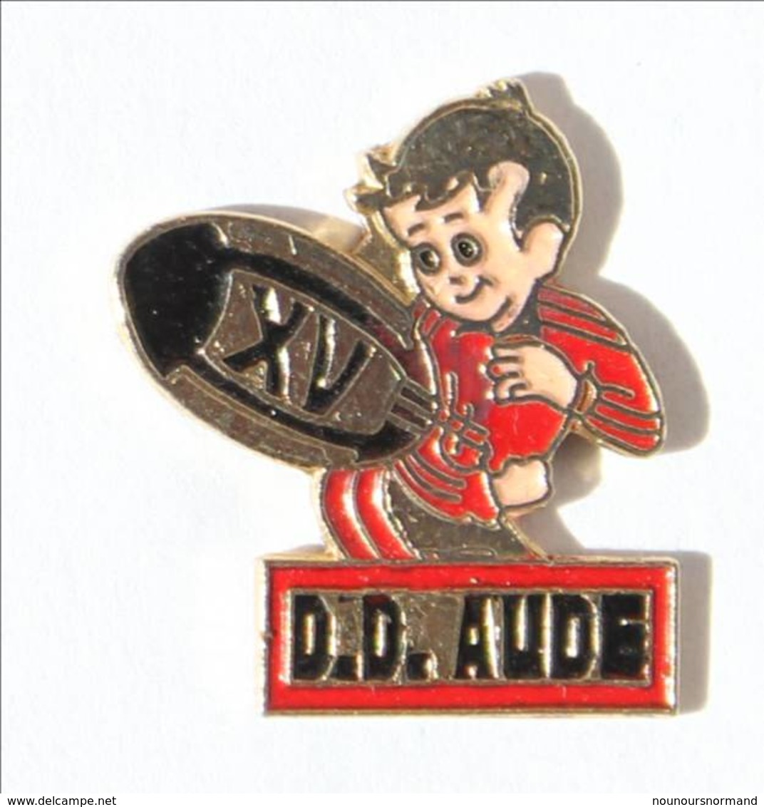 Pin's  D.D AUDE - Division Départementale - Joueur De Rugby à XV - I531 - Rugby