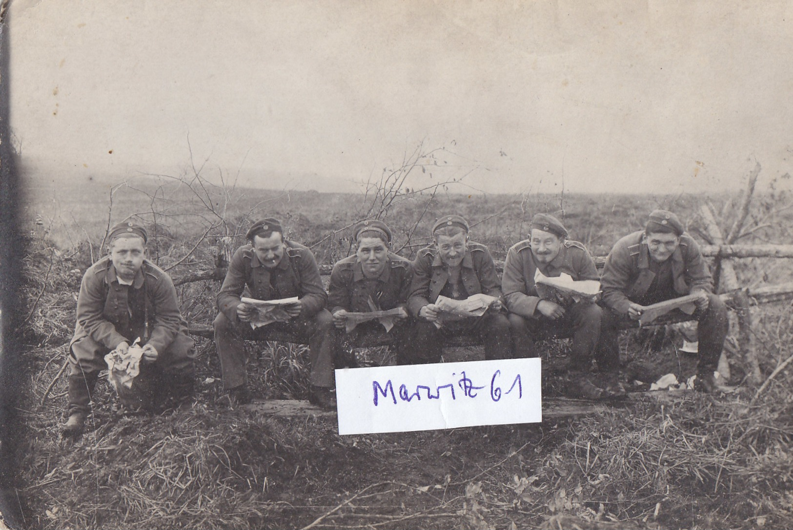 Foto Soldaten Beim Kacken Abort WC Feldtoilette Toilette Deutsche Soldaten Ww1 1.Weltkrieg 14-18 - Guerra, Militares