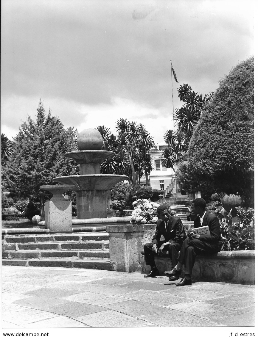 Photo Ethiopie. Université D'Addis Abeba Dans L'ancien Palais Impérial.1969. Photo Père Gust Beeckmans. - Afrique