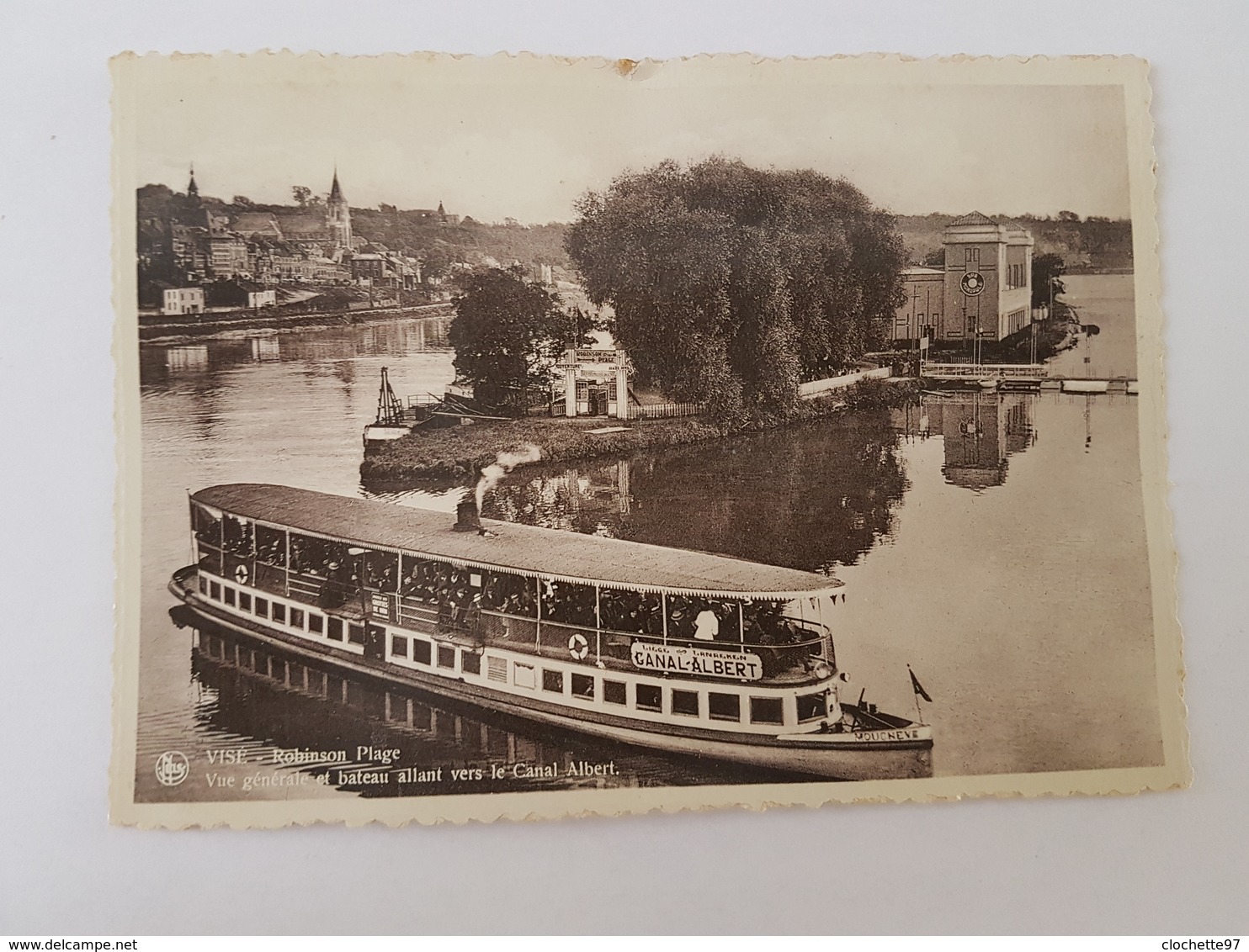 A 1720 - Visé Robinson Plage Vue Générale Et Bateau Allant Vers Le Canal Albert - Visé