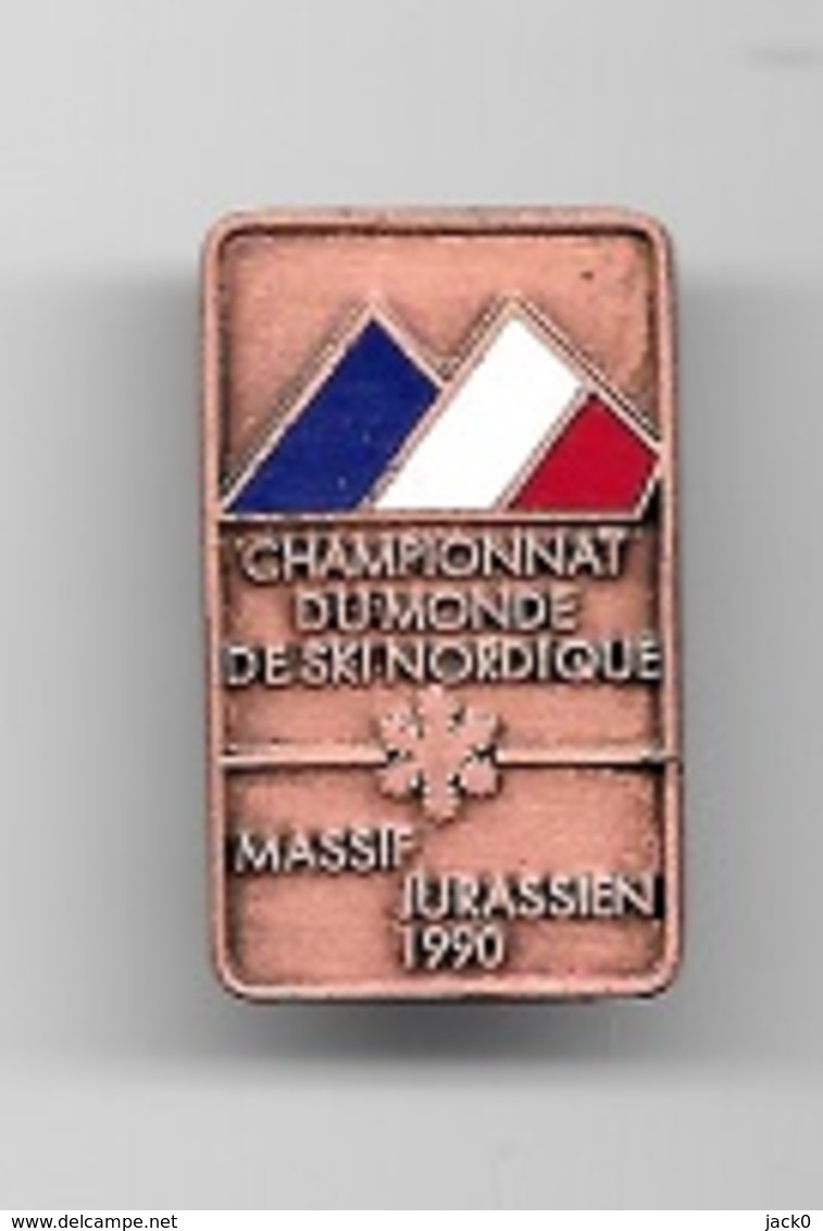 Pin's, Broche  Tricolore  Sport  SKI, CHAMPIONNAT  DU  MONDE  DE  SKI  NORDIQUE, MASSIF  JURASSIEN  1990 - Sports D'hiver