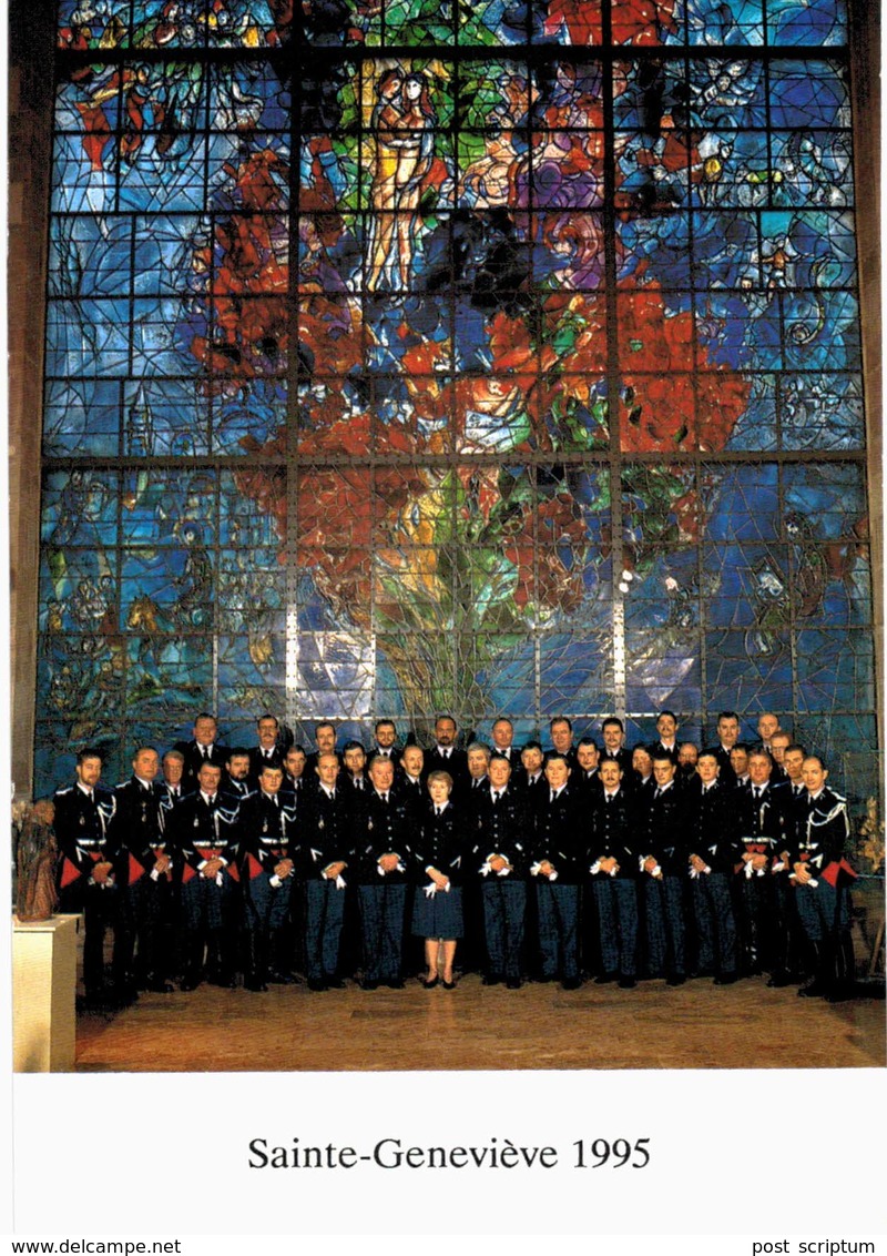 Sarrebourg - Sainte Geneviève 1995 : Les Gradés Devat Le Vitrail De Chagall La Paix - Chapelle Des Cordeliers - Sarrebourg