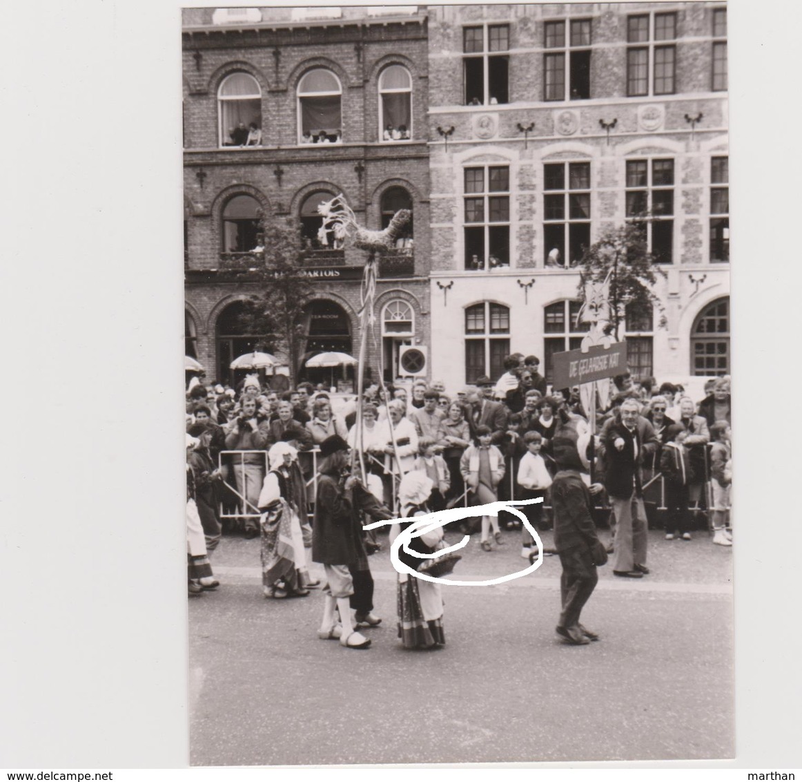 FOTO KATTENSTOET IEPER 1984 (bewerkt Tegen Kopieren) - Personnes Anonymes