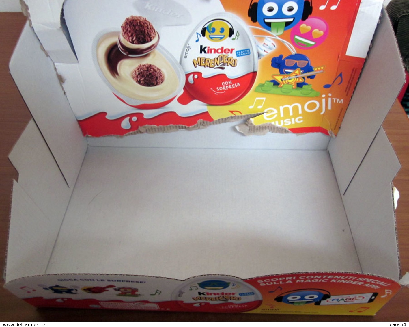 KINDER MERENDERO  2019 ITALIA  EMOJI MUSIC  ESPOSITORE BOX ITALY - Andere & Zonder Classificatie