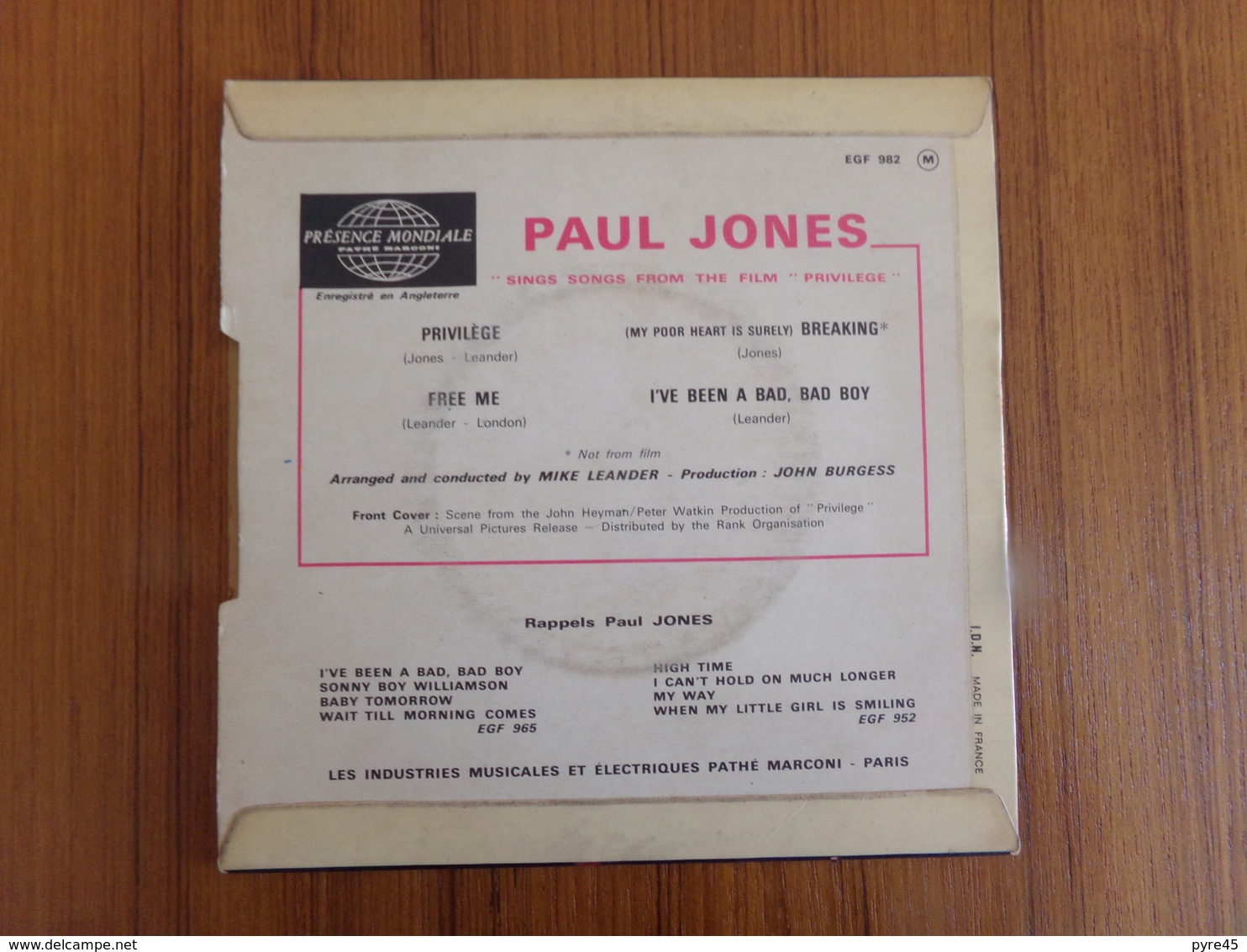 45 TOURS PAUL JONES PATHE EGF 982 PRIVILEGE / BREAKING / FREE ME / I VE BEEN A BAD BAD BOY DU FILM PRIVILEGE - Filmmusik