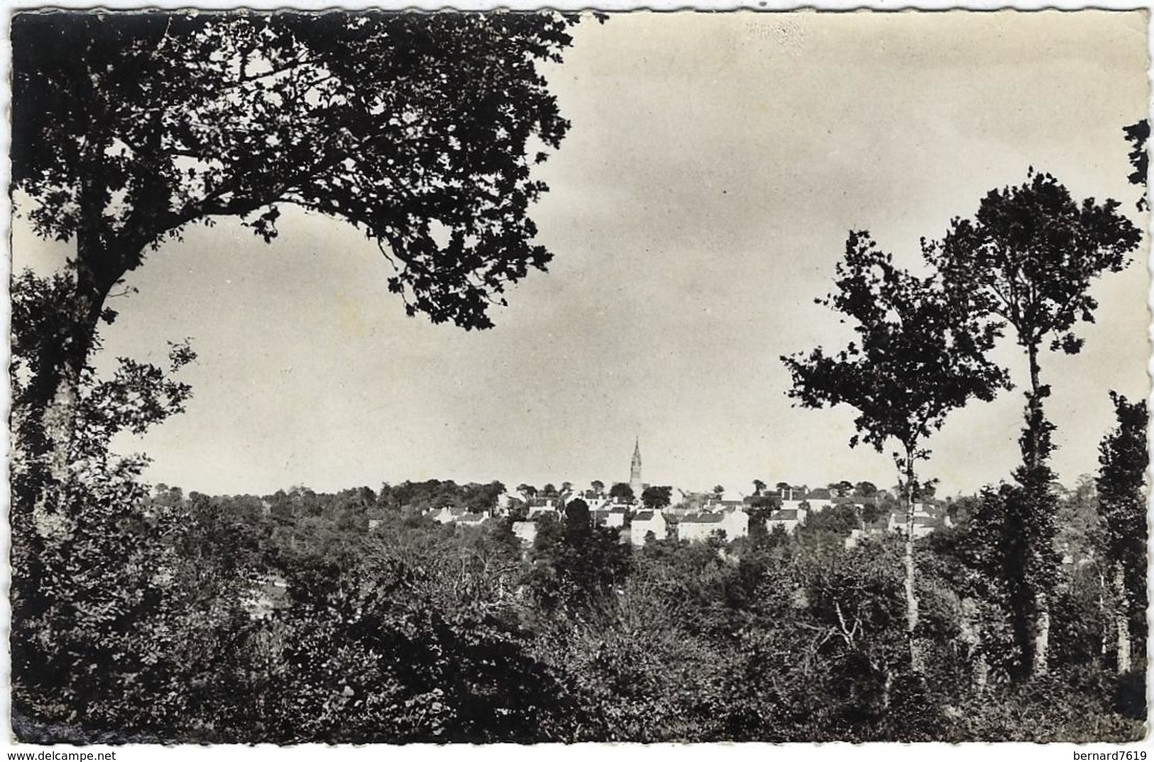 22 Saint Gilles Du Mene  Vue Generale  Prise De La Guette - Saint-Gilles-Vieux-Marché