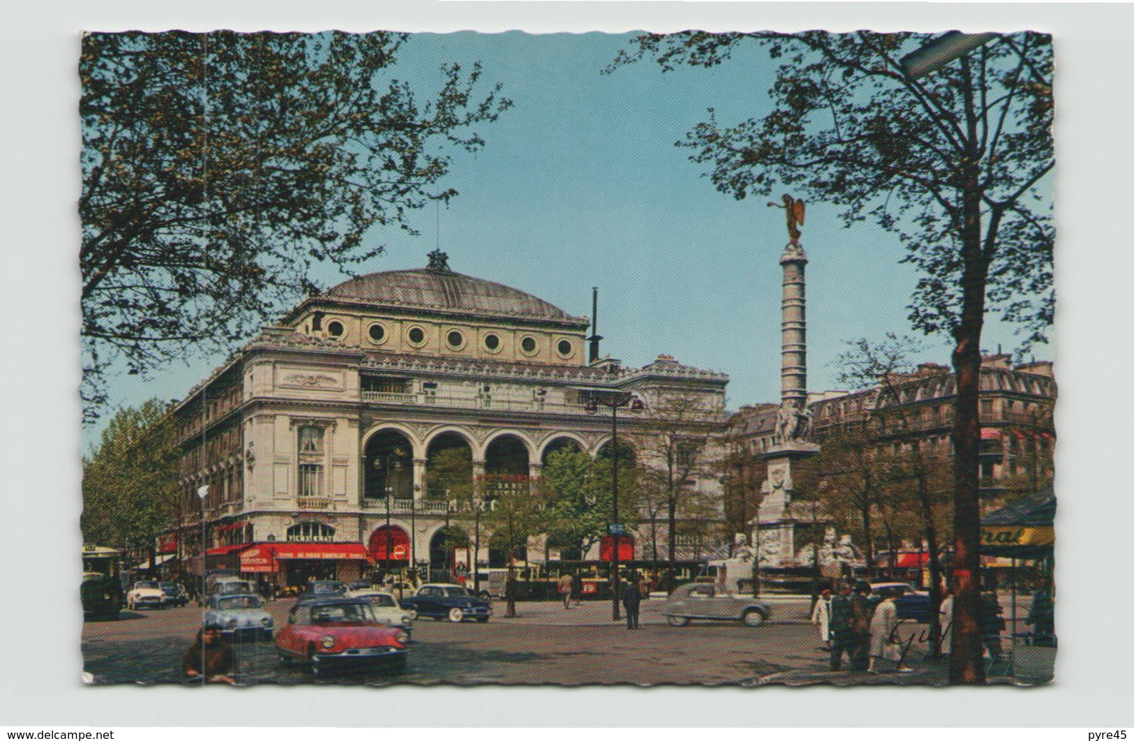 PARIS LA PLACE DU CHATELET AVEC SA FONTAINE ET LE THEATRE 75 - Plazas