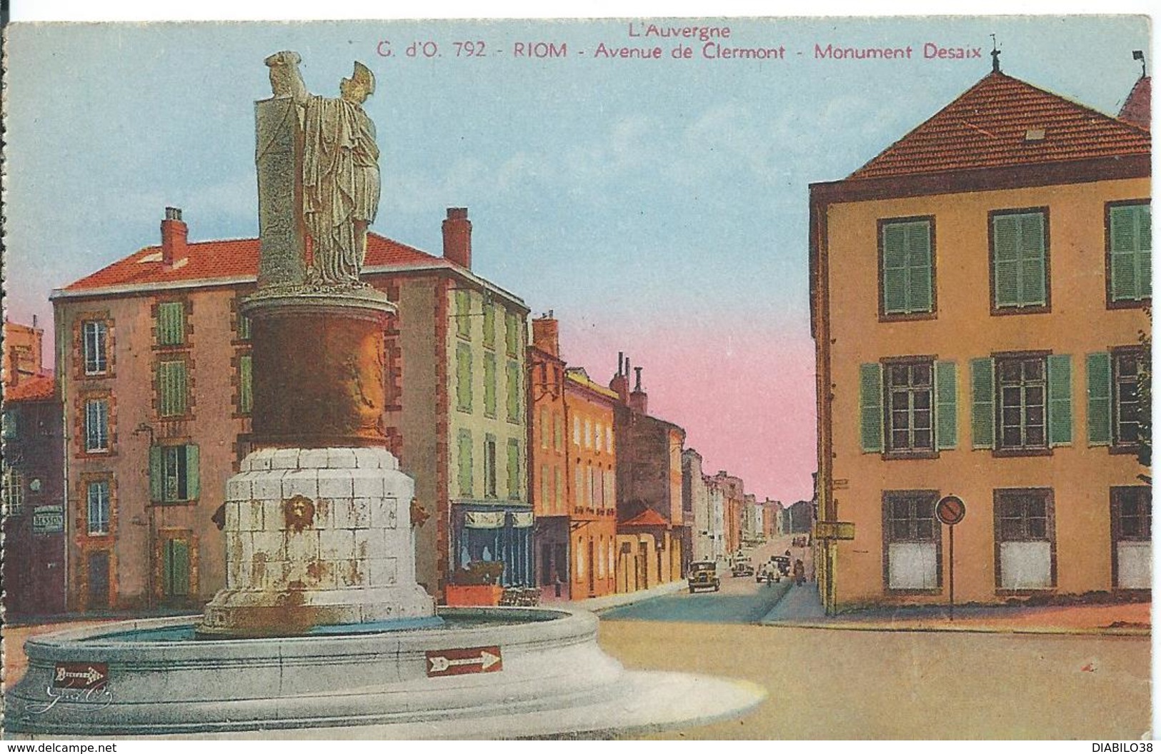 RIOM  ( PUY DE DÔME )  AVENUE DE CLERMONT. MONUMENT DESAIX - Riom