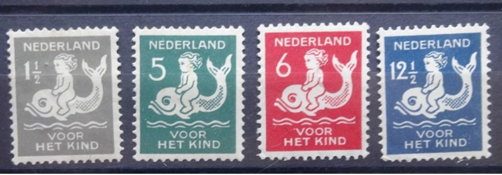 NEDERLAND  1929     Nr. 225 - 228    Waarva Nr. 225 Met Albumrest    Scharnier   CW  25,00 - Neufs