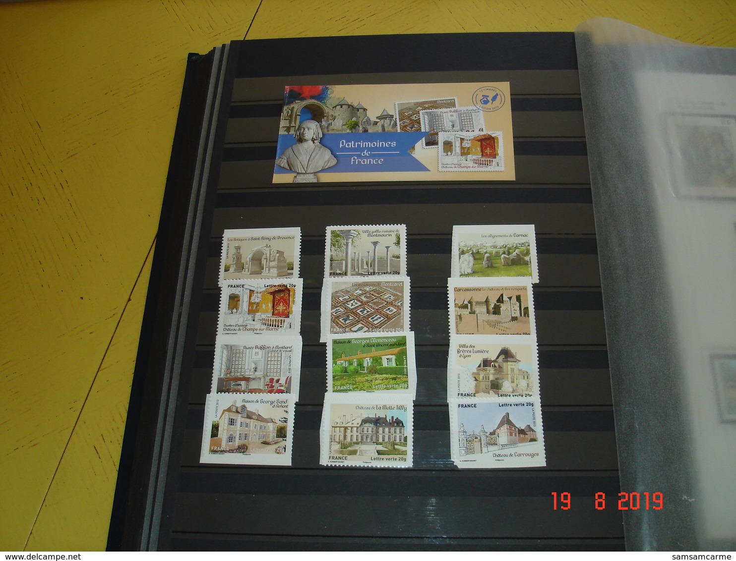 ALBUM CONTENANT TIMBRES,BLOCS FEUILLETS ET CARNETS NON PLIES NEUFS LUXE DE FRANCE  TRES BELLE COTE