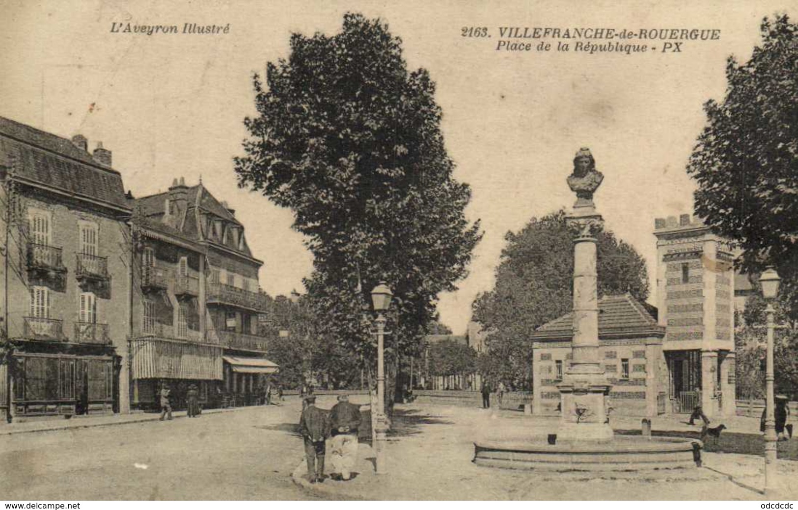 VILLEFRANCHE DE ROUERGUE  Place De La Republique RV - Villefranche De Rouergue