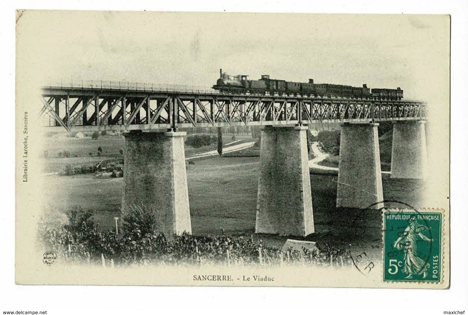 Sancerre - Le Viaduc (un Train à Vapeur Le Franchi, Vignes Au Premier Plan) Circulé 1912 - Sancerre