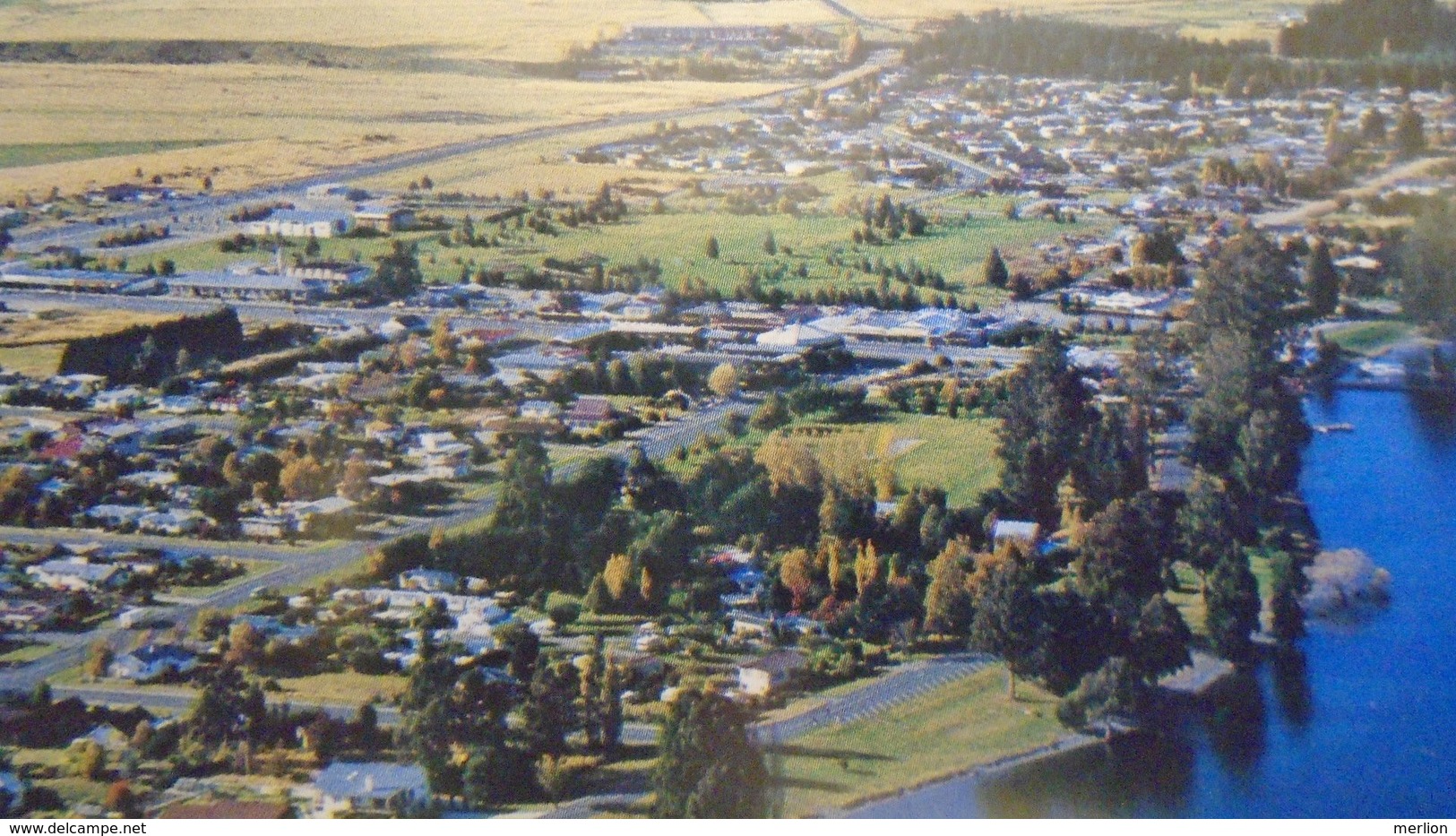 D166691    New Zealand -  LAKE TE ANAU Is Known As "The Gateway To Fiordland" - Neuseeland