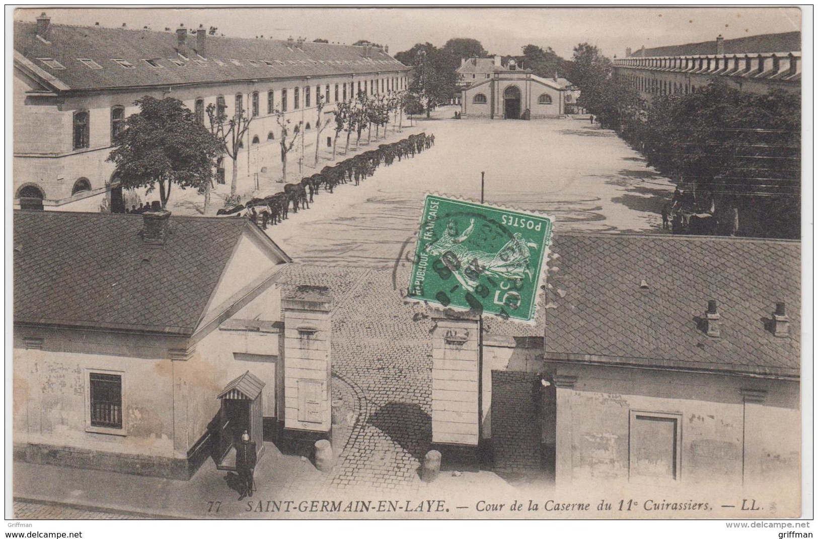 SAINT GERMAIN EN LAYE COUR DE LA CASERNE DU 11e CUIRASSIERS TBE - St. Germain En Laye