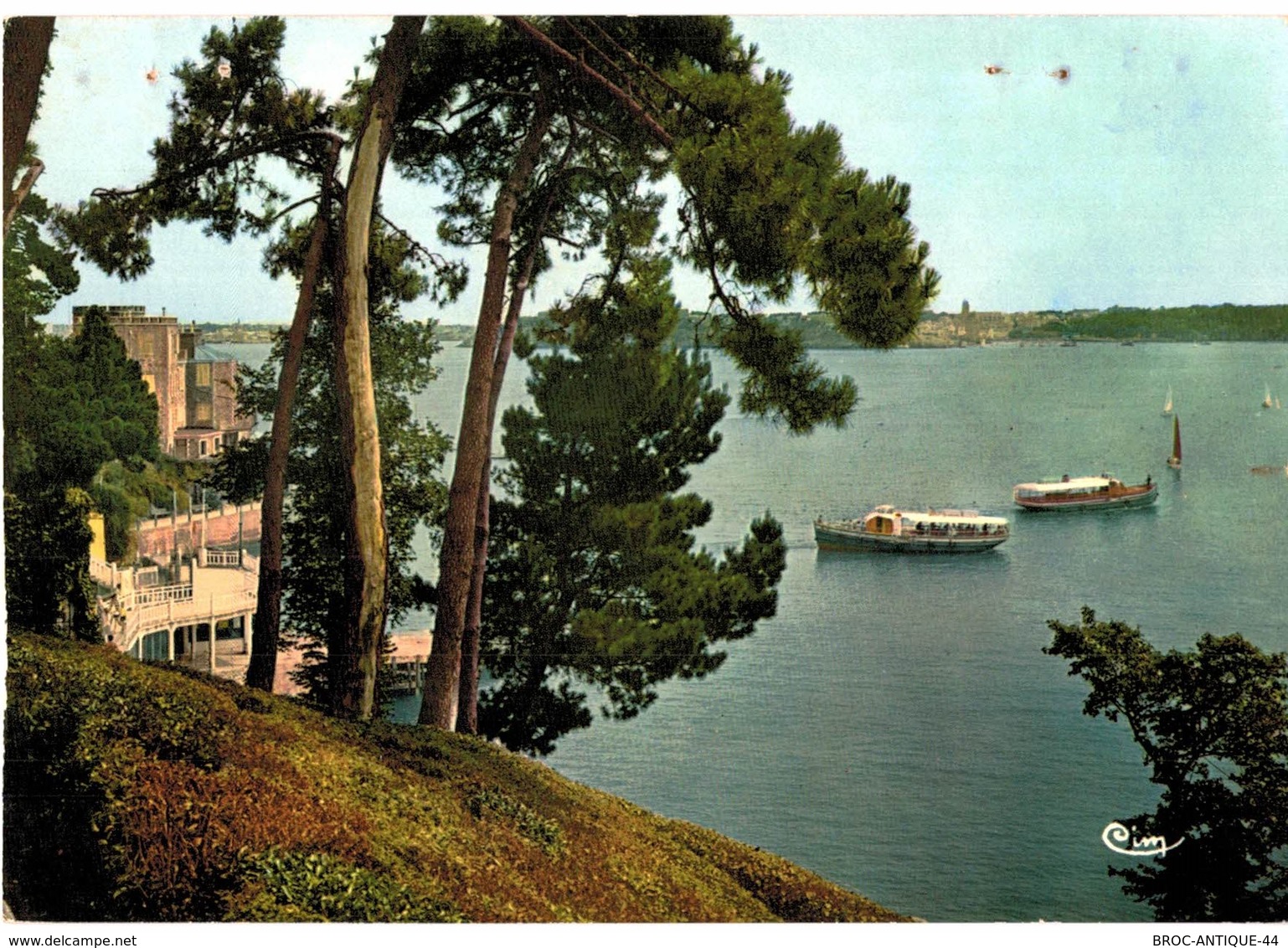 LOT N°1401 - LOT DE + 130 CARTES DE DINARD