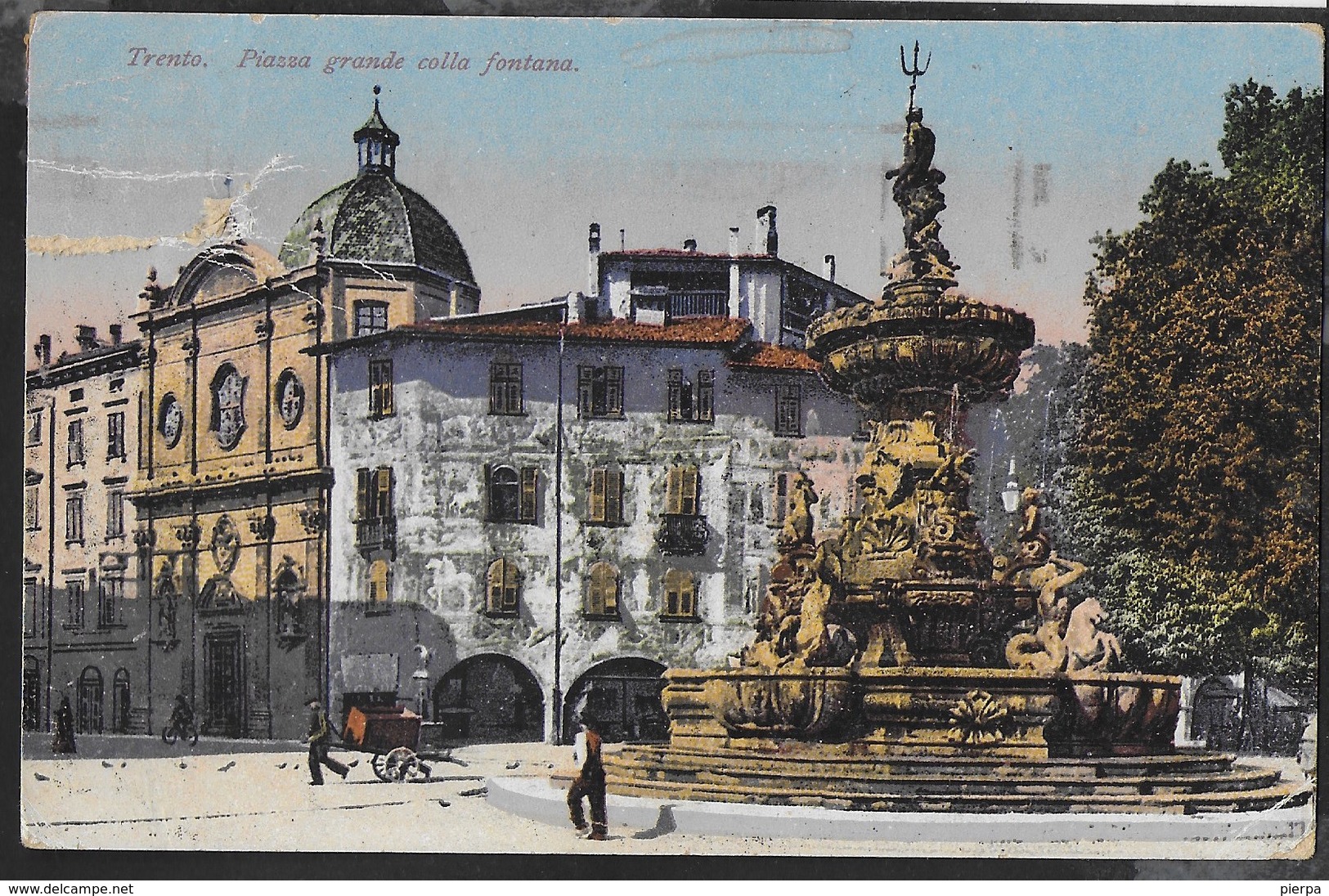 TRENTO - PIAZZA GRANDE COLLA FONTANA - FORMATO PICCOLO COLORATA - EDIZ. AMONN - VIAGGIATA 1933 - Trento