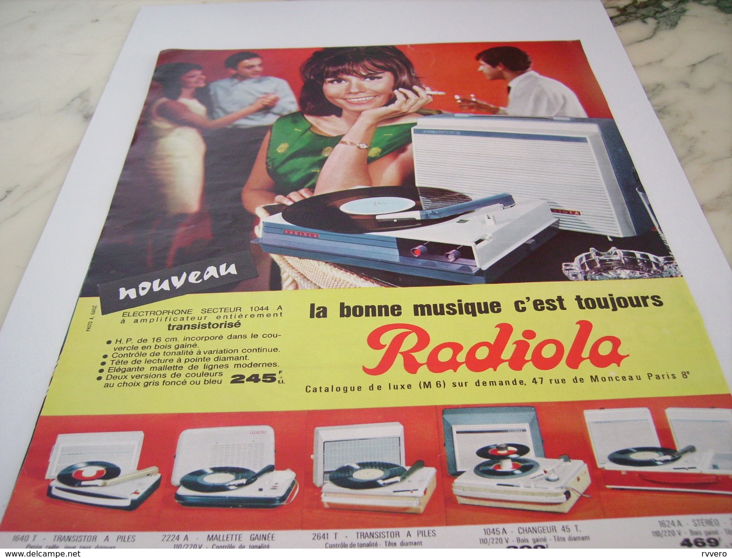 ANCIENNE   PUBLICITE BONNE MUSIQUE C EST TOUJOURS RADIOLA  1964 - Plakate & Poster