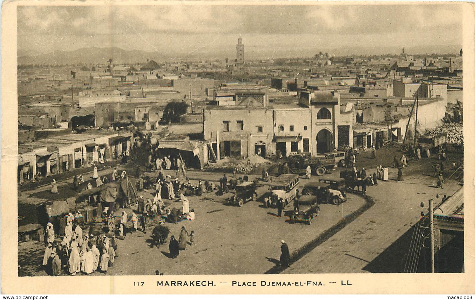 Maroc - Marrakech  Place Djemaa-el-Fna    Réf 6997 - Marrakech