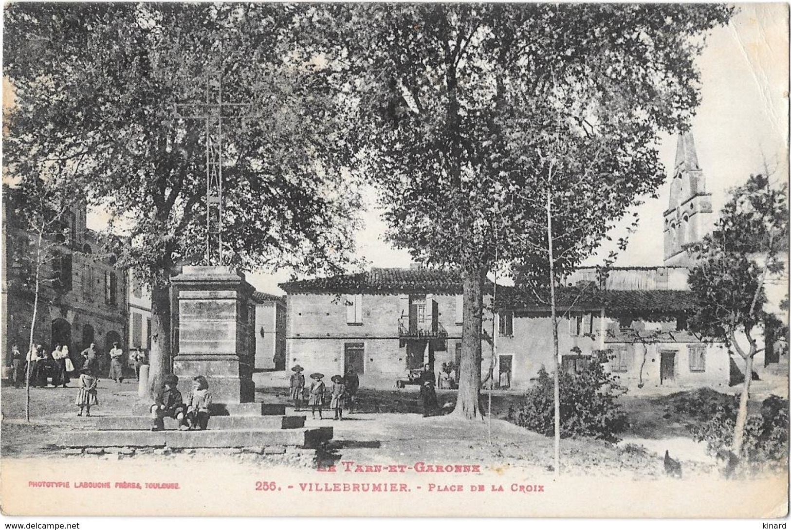 CPA..  VILLEBRUMIER  PLACE DE LA CROIX ...BELLE ANIMATION ...1934....LABOUCHE. SCAN - Villebrumier