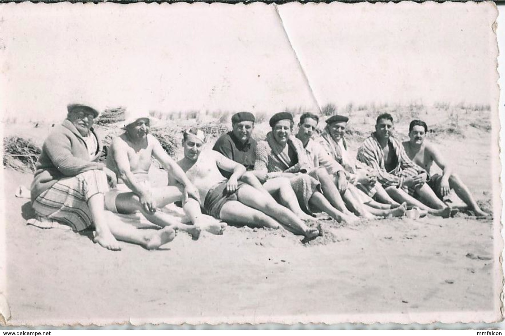 MEN HOMMES Together Semi Nudes Nus In Old Swimsuit By The Beach - Lot Of 2 Photos 1939 Gay Int - Personnes Anonymes