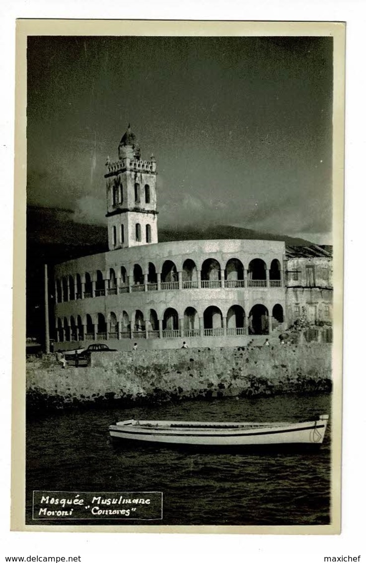 Carte Photo - Moroni -  Mosquée Musulmane, Barque Au Premier Plan - Pas Circulé - Comoren