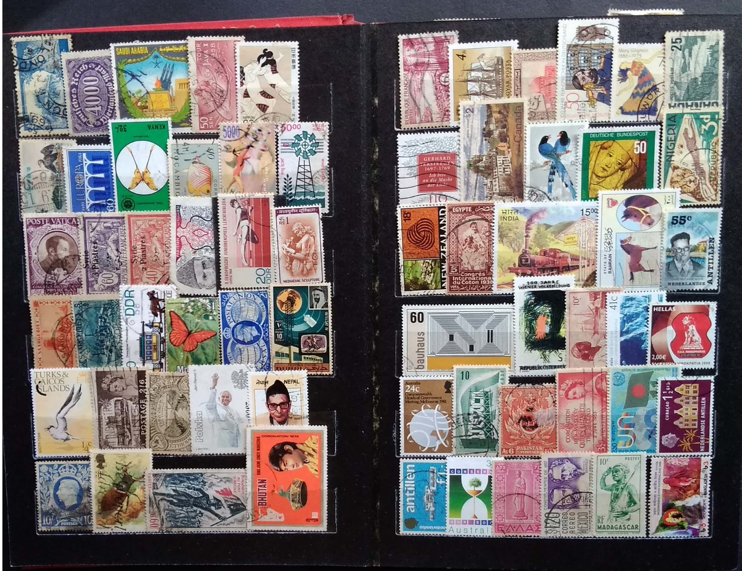 Worldwide Thematic Coll Of 700 Diff Stamps Postal Used 24 Pages - Collections (without Album)