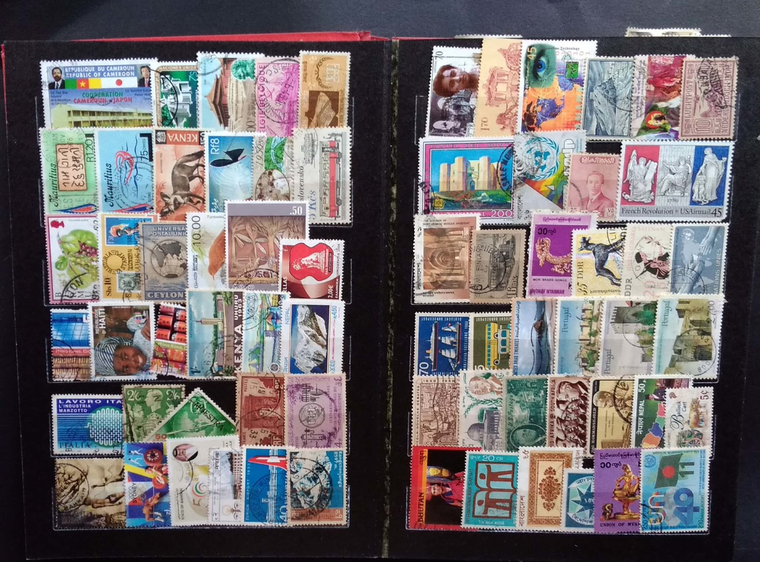 Worldwide Thematic Coll Of 700 Diff Stamps Postal Used 24 Pages - Collections (without Album)