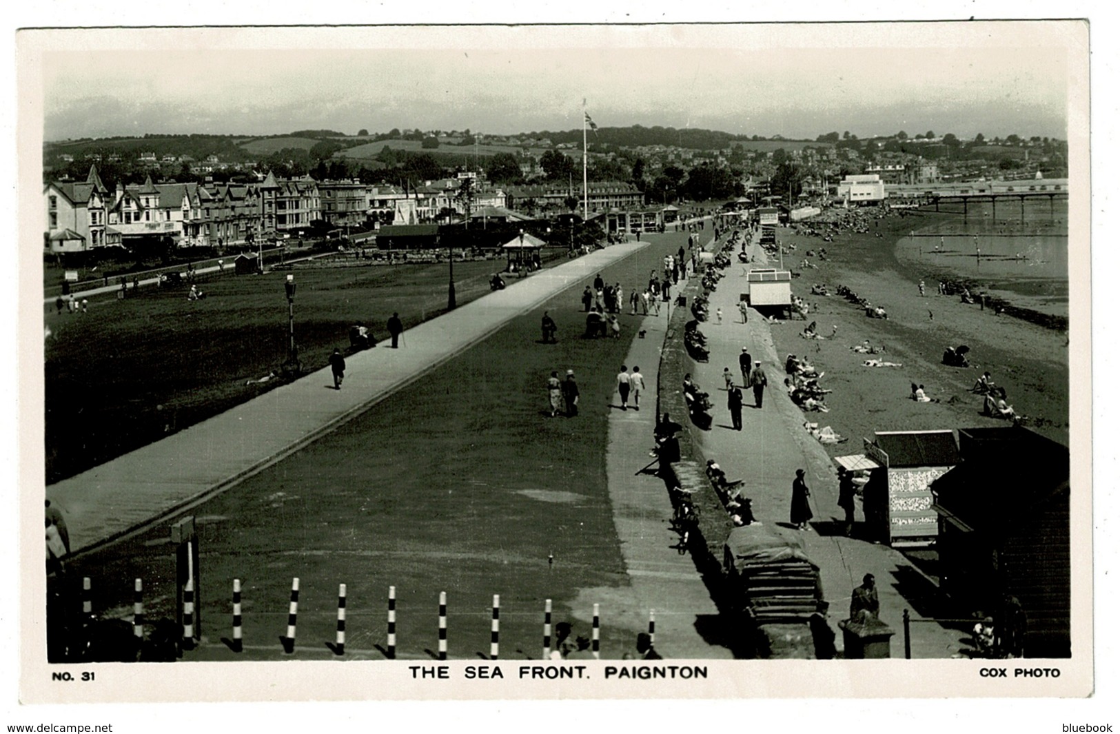 Ref 1327 - Real Photo Postcard - The Sea Front Paignton - Devon - Paignton