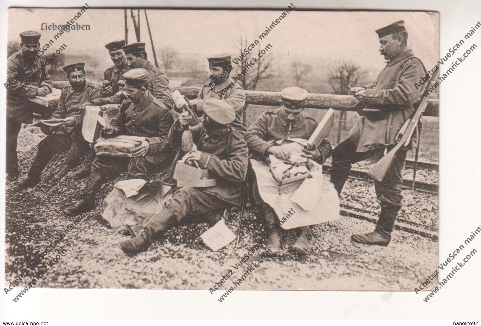 CPA Militaria Ww1 : Liebesgaben (soldats Allemands Ouvrant Les Colis) (6 Landwehr Division - Feldartl.-Rgt.6) Datée 1915 - Guerra 1914-18