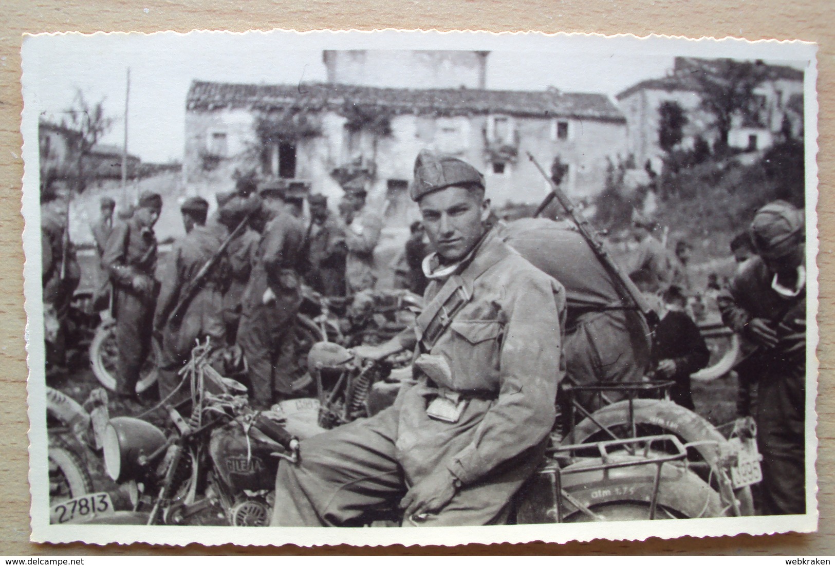 ABRUZZO FOTO CARTOLINA MILITARE AVIAZIONE 2 GUERRA A BORDO DI MOTO D'EPOCA FOTO SCATTATA A GUARDIAGRELE CHIETI - Altri & Non Classificati