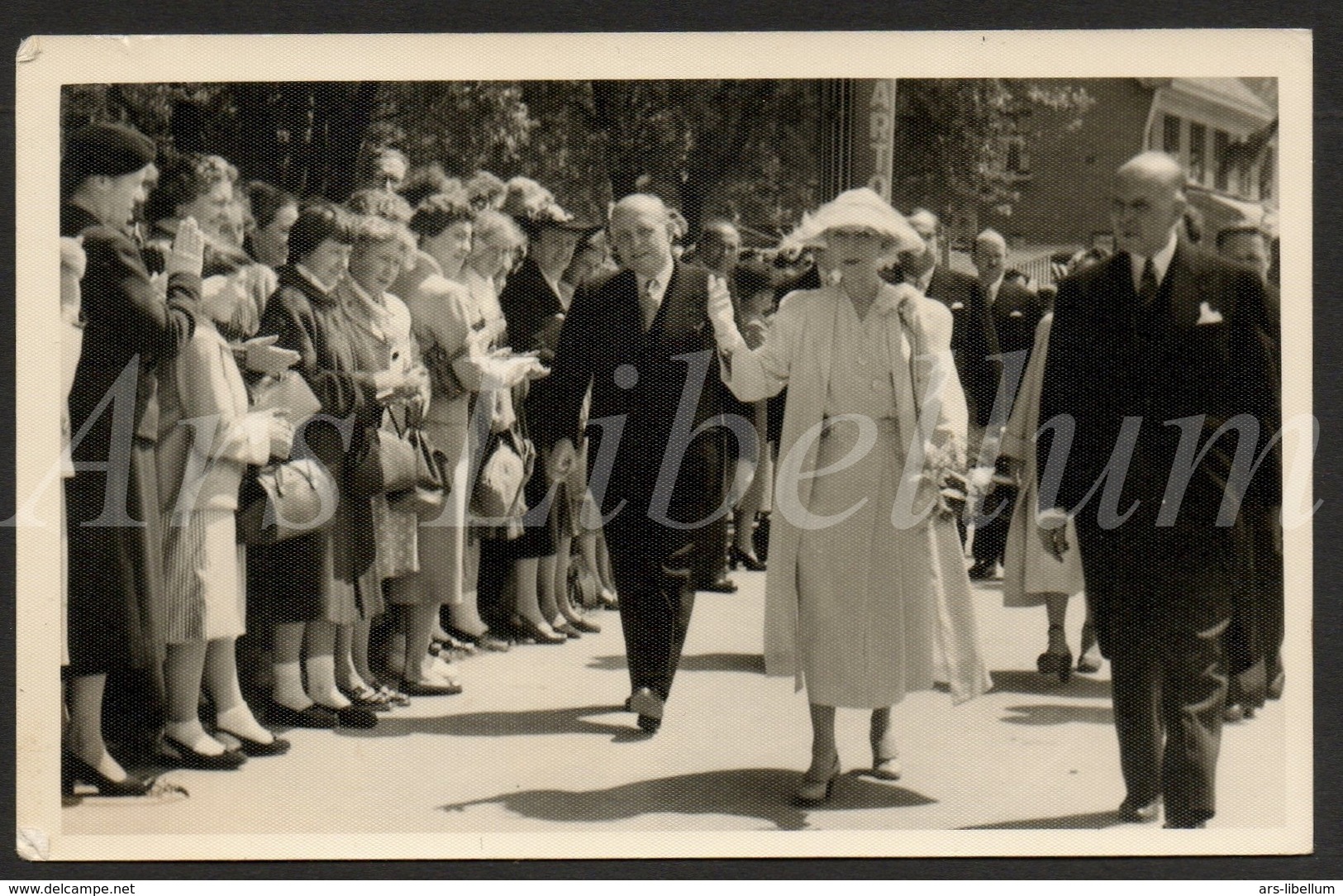 Postcard / CPA / ROYALTY / Belgique / België / Reine Elisabeth / Koningin Elisabeth / Nieuwpoort / Sint-Amands / 1955 - Sint-Amands