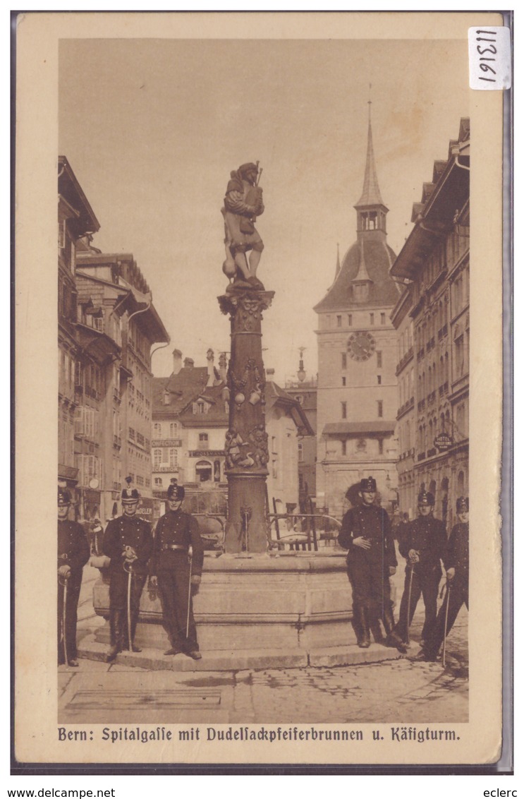 BERN - MILITAIRES DEVANT LA FONTAINE - B ( PETITE FROISSURE A DROITE DANS LA MARGE ) - Bern