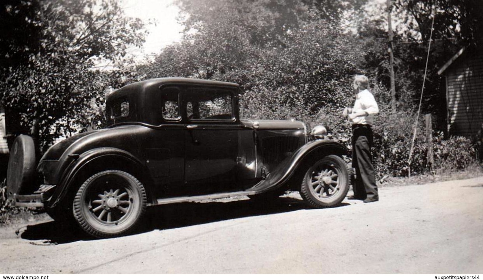 Photo Originale Des USA - 1930 Ford Model A 1903-1931 - Jantes En Bois & Son Conducteur - Automobiles