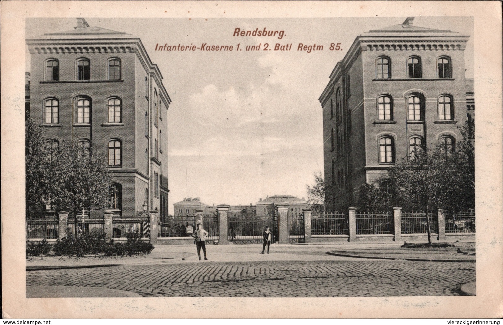 ! Alte Ansichtskarte Aus Rendsburg, Infanterie Kaserne, 85. Regiment, 1918, Militaria, Militär - Kasernen