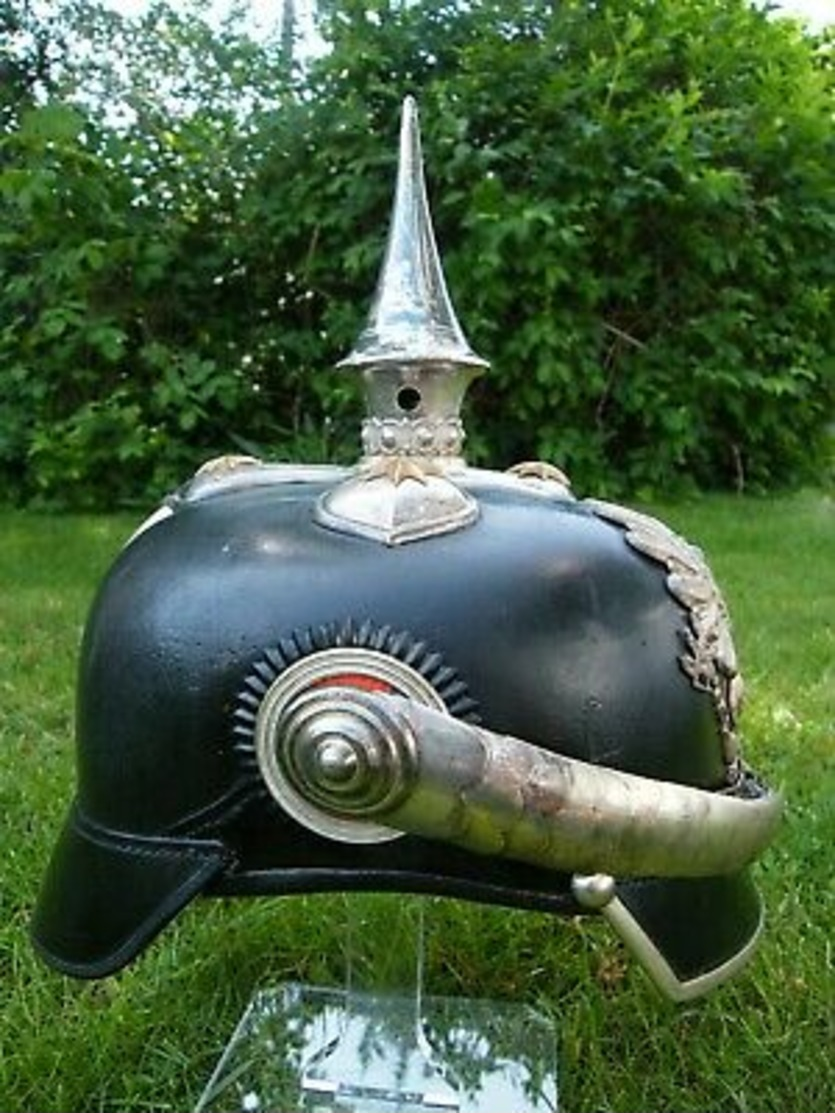 CASQUE A POINTE OFFICIER MÉDECIN PRUSSIEN PICKELHAUBE WW1