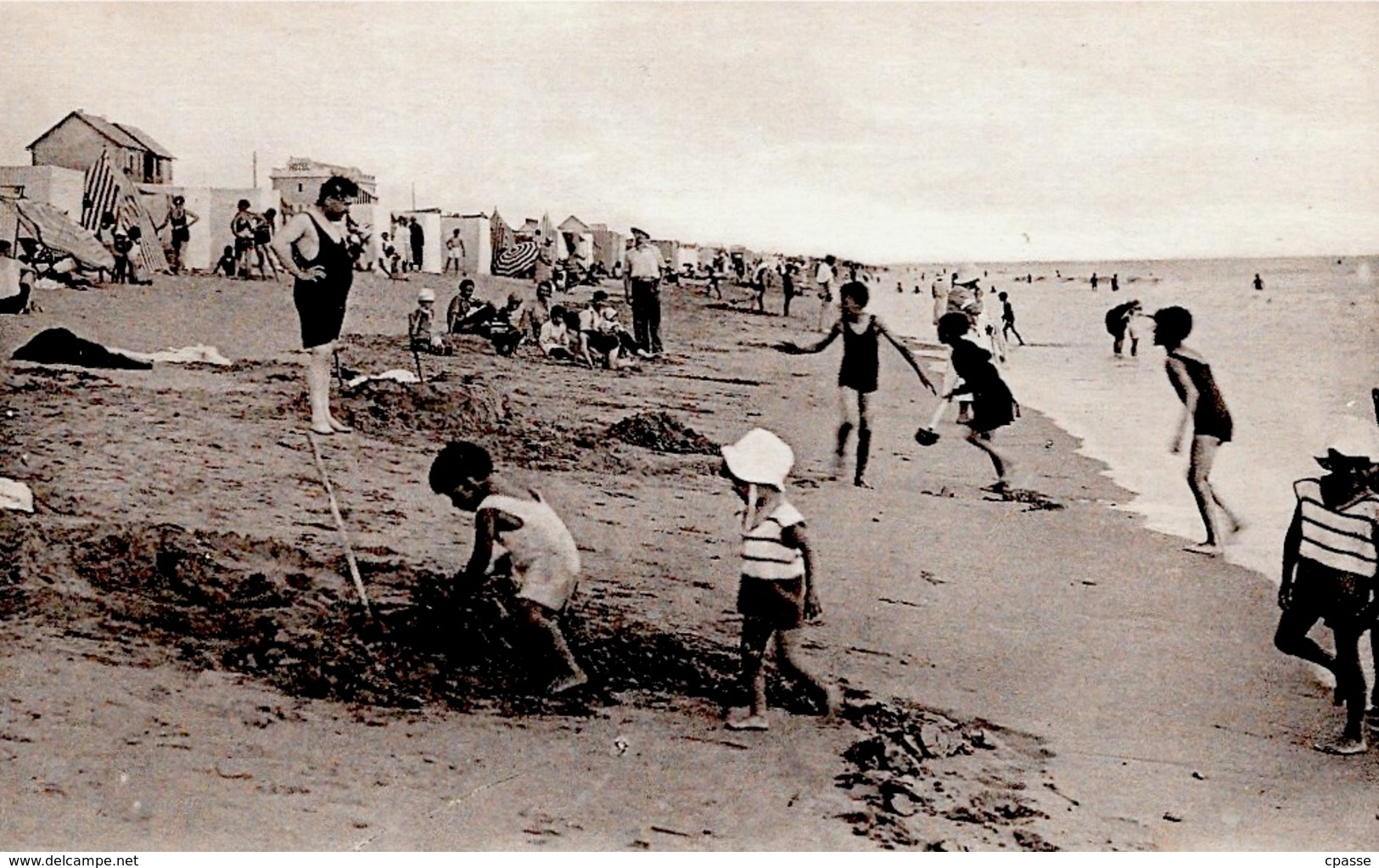 CPA 85 St SAINT-JEAN-de-MONTS Vendée - Plage Des Demoiselles - Vue Générale De La Plage ° Edition Leroux - Saint Jean De Monts