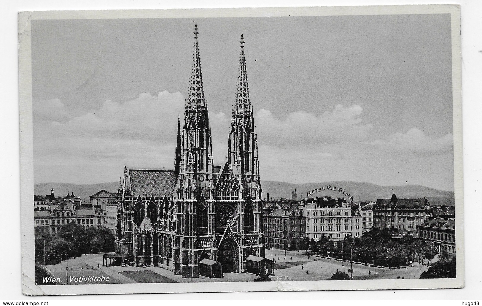 (RECTO / VERSO) WIEN EN 1937 - VOTIVKIRCHE - BEAU TIMBRE ET CACHET - DOS ABIME - PLI ANGLE BAS A GAUCHE - CPA VOYAGEE - Églises