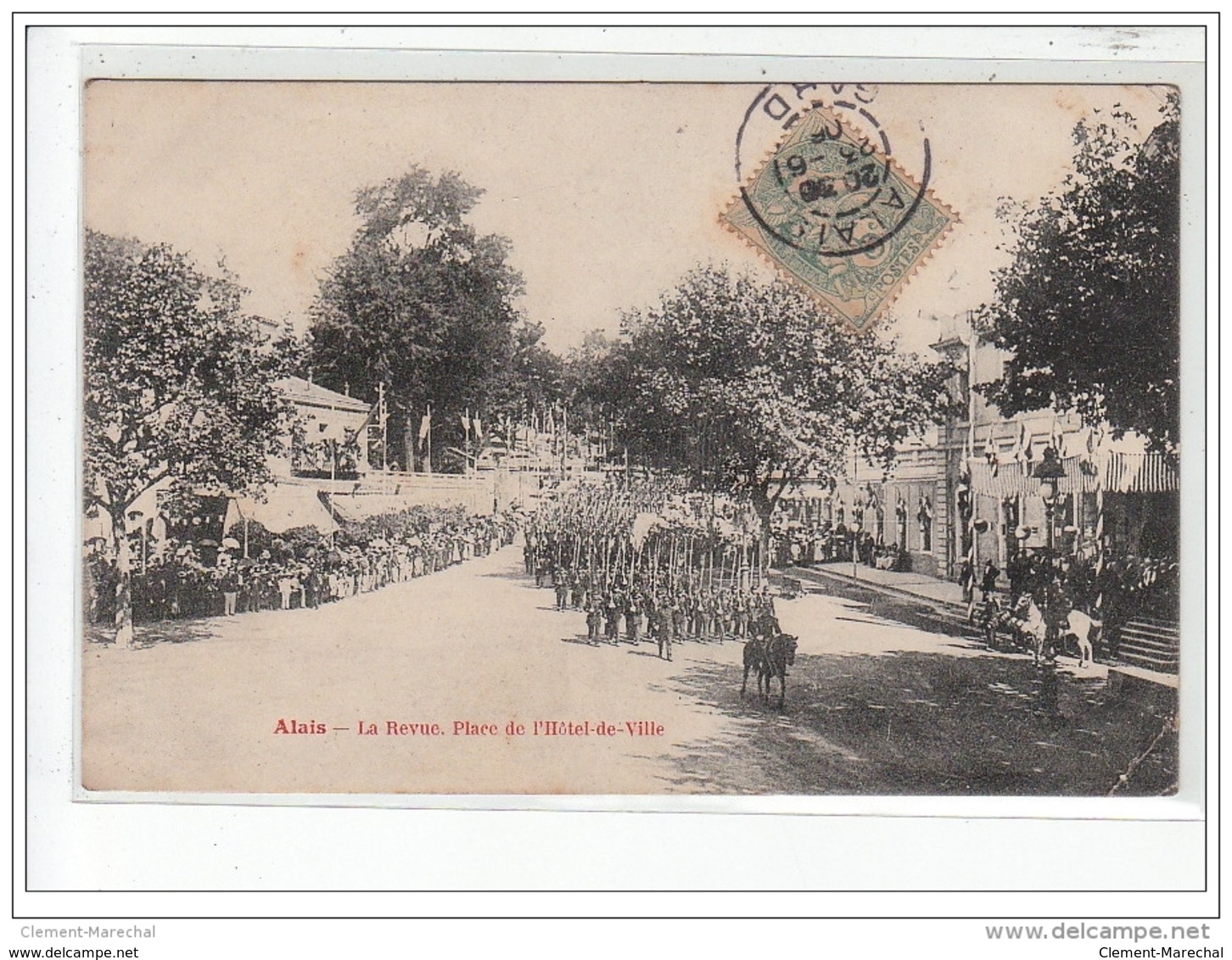 ALAIS - La Revue, Place De L'Hôtel De Ville - Très Bon état - Alès