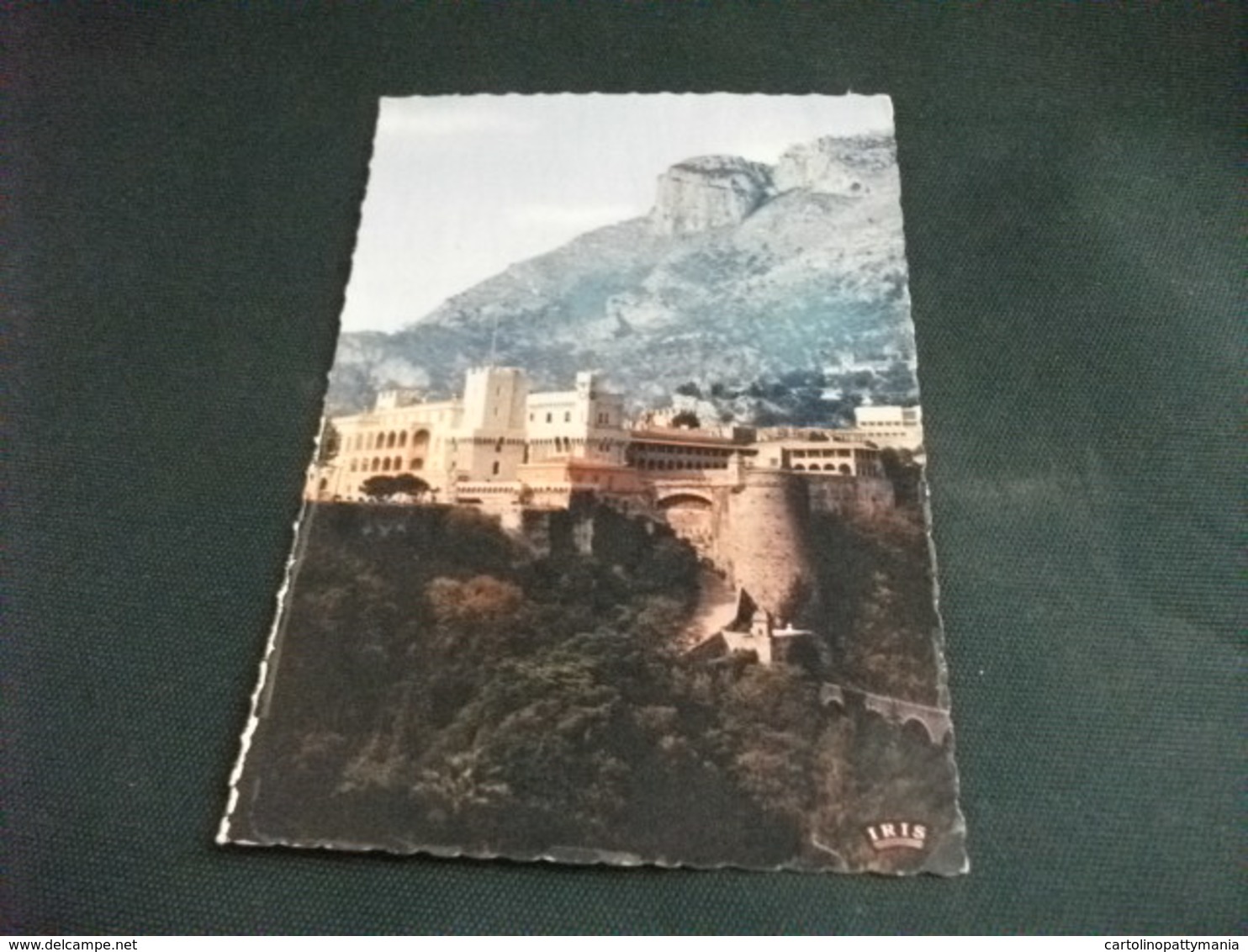 CASTELLO CASTLE  CHATEAU SCHLOSS  MONACO FRANCOBOLLI SERIE ORDINARIA REGINA 1957 SCIUPATA BORDO - Castelli