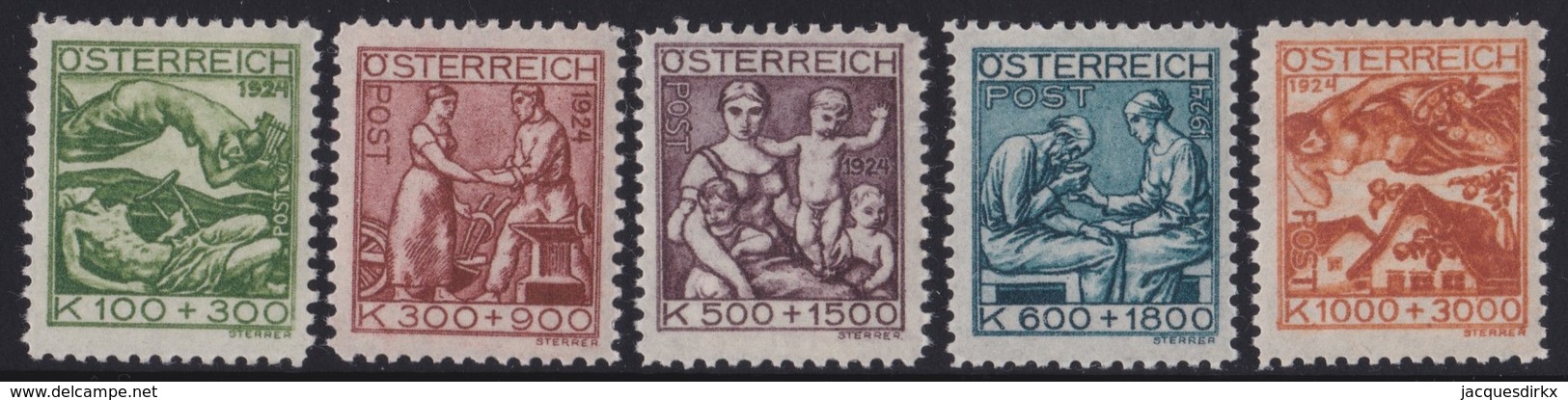 Osterreich      .   Yvert   .   326/330   .    *     .    Ungebraucht    .    /    .   Mint-hinged - Ungebraucht