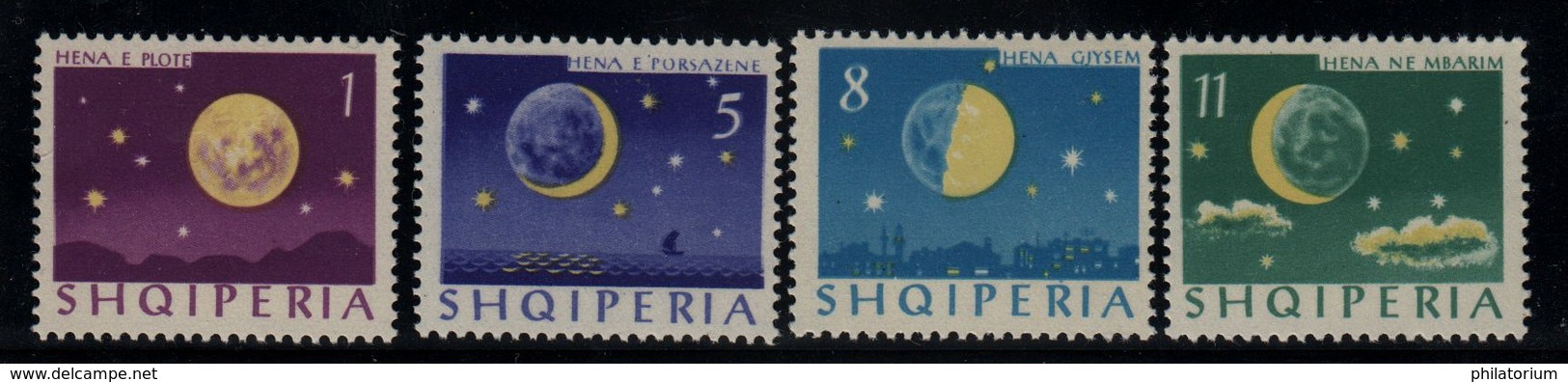 Lune Les Quatres Phases  Timbre ** Albanie - Astrologie