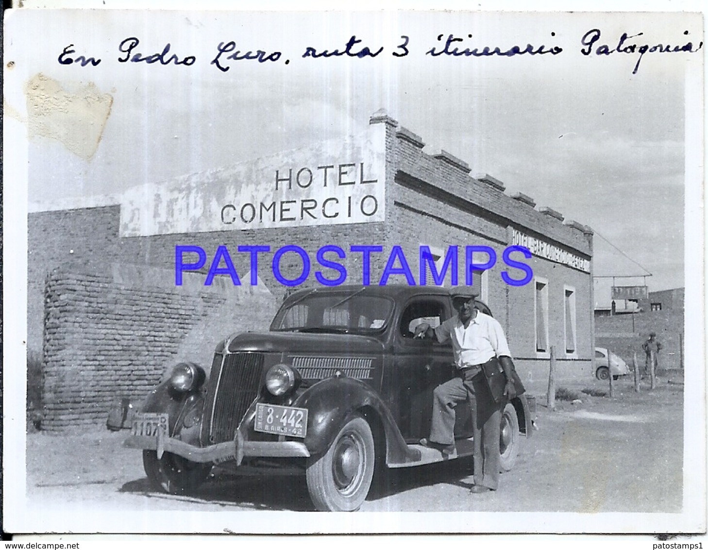 118410 ARGENTINA PATAGONIA PEDRO LURO RUTA 3 AUTOMOBILE CAR AUTO AND MAN 11.5 X 8 CM PHOTO NO POSTAL POSTCARD - Photographs