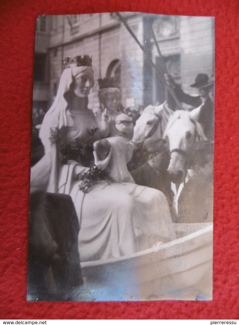 ARLES NOTRE DAME DE BOULOGNE PROCESSION VIERGE GARDIANS CARTE PHOTO GEORGE 5 12 1944 état - Arles