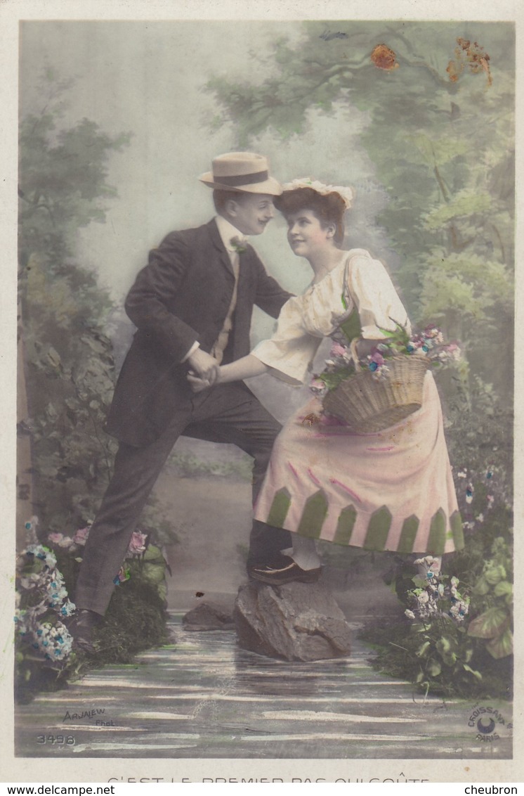 CARTE FANTAISIE. CPA .. COUPLE. 3 CARTES POUR " POUR LE COÛT D'UN BAISER ". .ANNEE 1909 + TEXTE - Couples