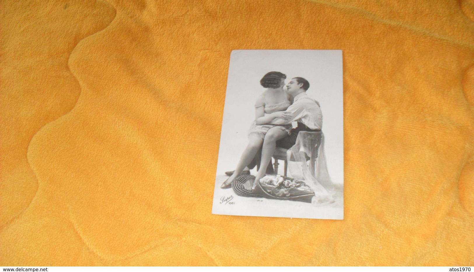 CARTE POSTALE ANCIENNE CIRCULEE DE 1927.../ COUPLE ASSIS...SUPER 1061.. - Couples