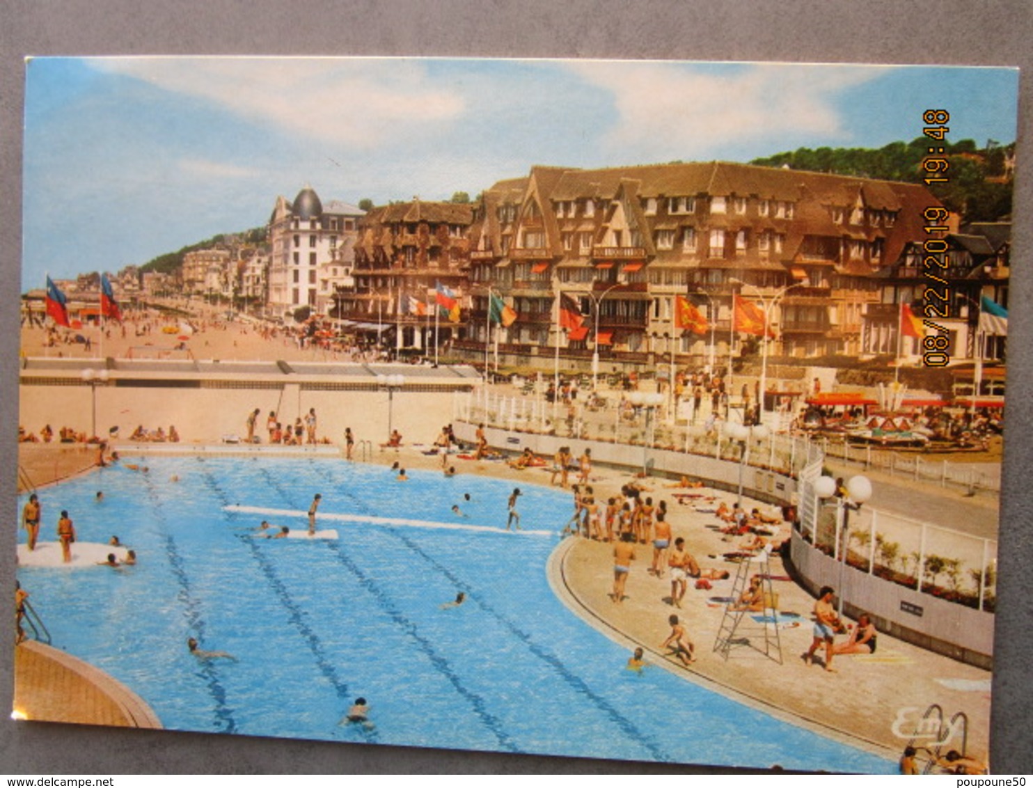 CP 14  Calvados TROUVILLE Sur MER - La Nouvelle Piscine Sur La Plage - Manège Forain Sur L'esplanade 1970 - Trouville